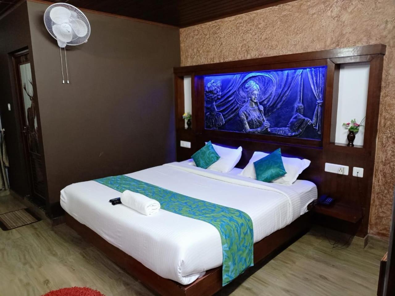 Hotelgurubhavan 蒙纳 外观 照片